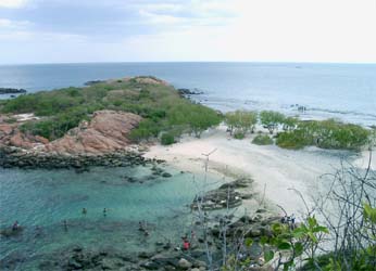 Trincomalee-Pigeon_Island.JPG